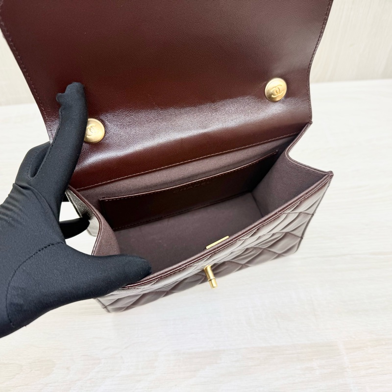 CHANEL酒紅色金釦羊皮23A季節款口蓋包AS4056-7