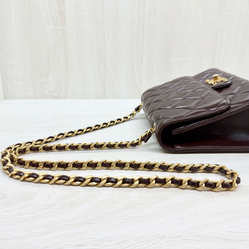 CHANEL酒紅色金釦羊皮23A季節款口蓋包AS4056-9