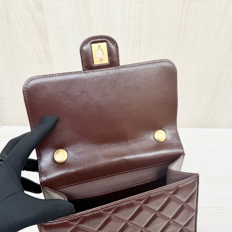 CHANEL酒紅色金釦羊皮23A季節款口蓋包AS4056-10