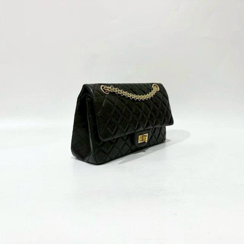 Chanel黑色復古金釦揉製牛皮2.55 24CM側背包A37586-3