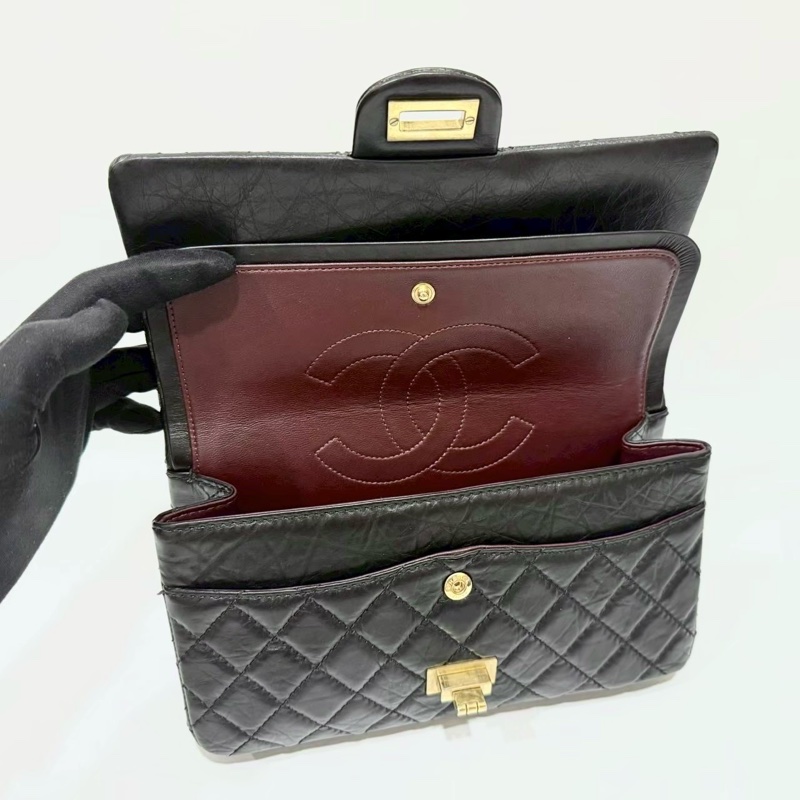 Chanel黑色復古金釦揉製牛皮2.55 24CM側背包A37586-8