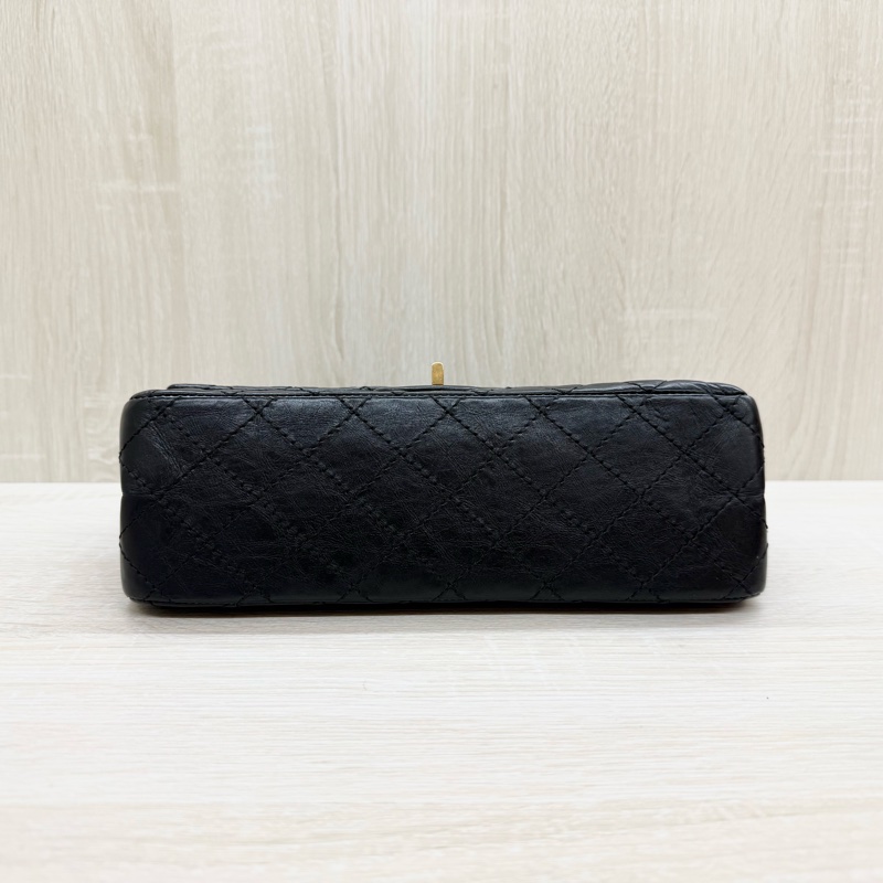 Chanel黑色復古金釦揉製牛皮2.55 24CM側背包A37586-8