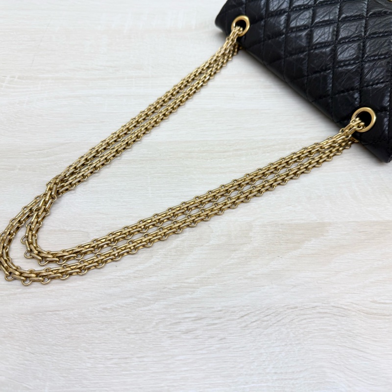 Chanel黑色復古金釦揉製牛皮2.55 24CM側背包A37586-9