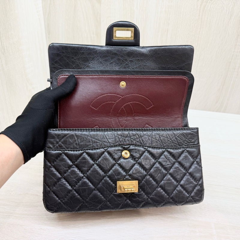 Chanel黑色復古金釦揉製牛皮2.55 24CM側背包A37586-15