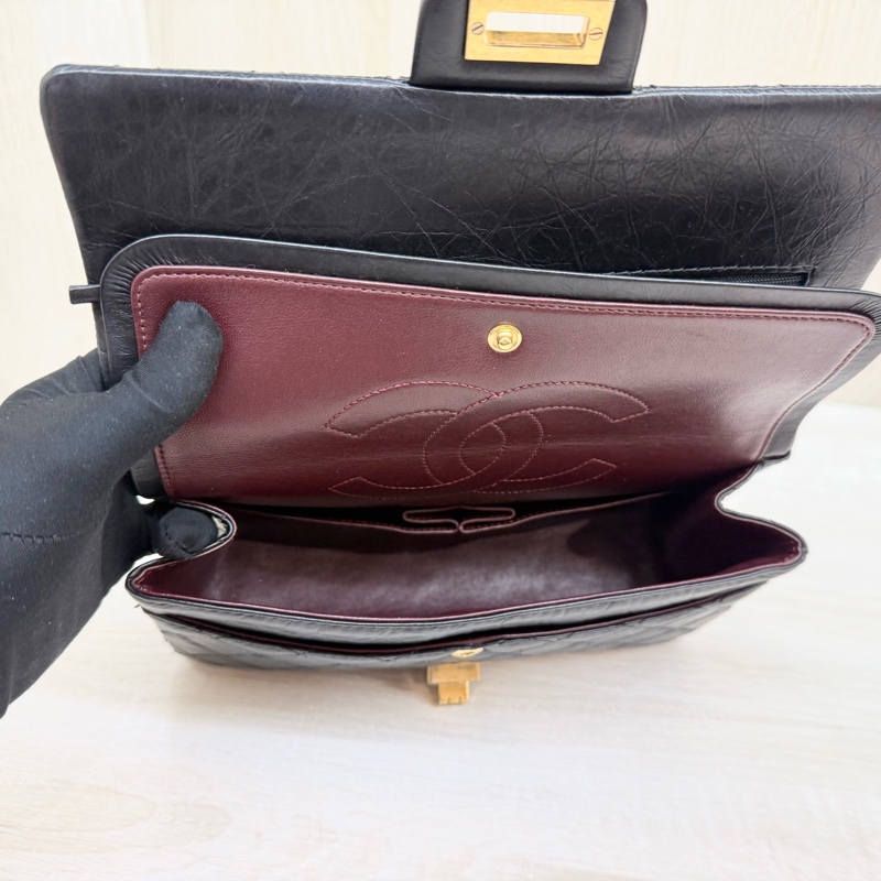 Chanel黑色復古金釦揉製牛皮2.55 24CM側背包A37586-17