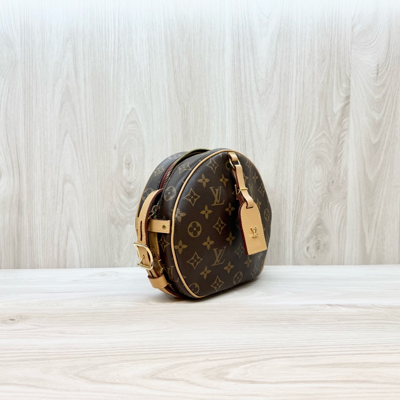 LV原花Boite Chapeau Souple 吊牌軟圓餅MM斜背包M45647-3