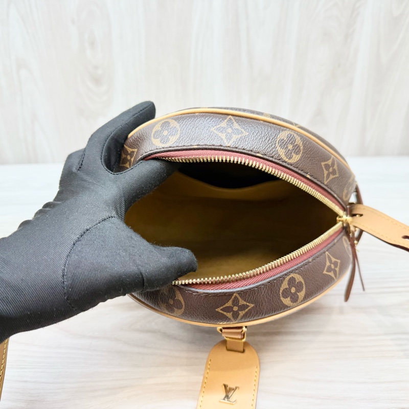 LV原花Boite Chapeau Souple 吊牌軟圓餅MM斜背包M45647-5