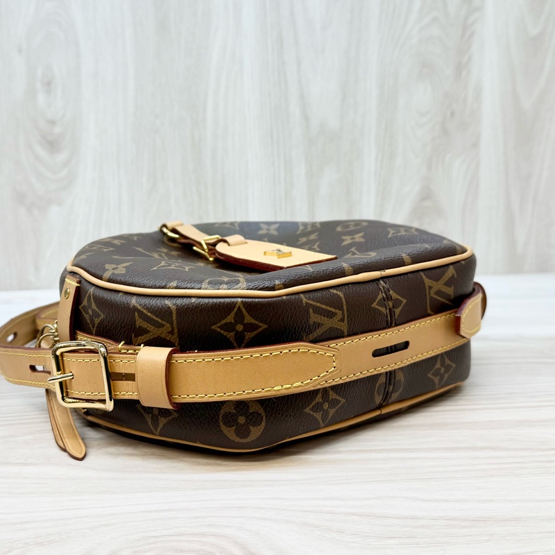 LV原花Boite Chapeau Souple 吊牌軟圓餅MM斜背包M45647-10