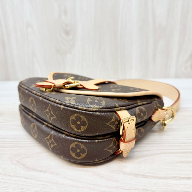 LV原花金釦Saumur BB雙子星手提斜背包M46740-5