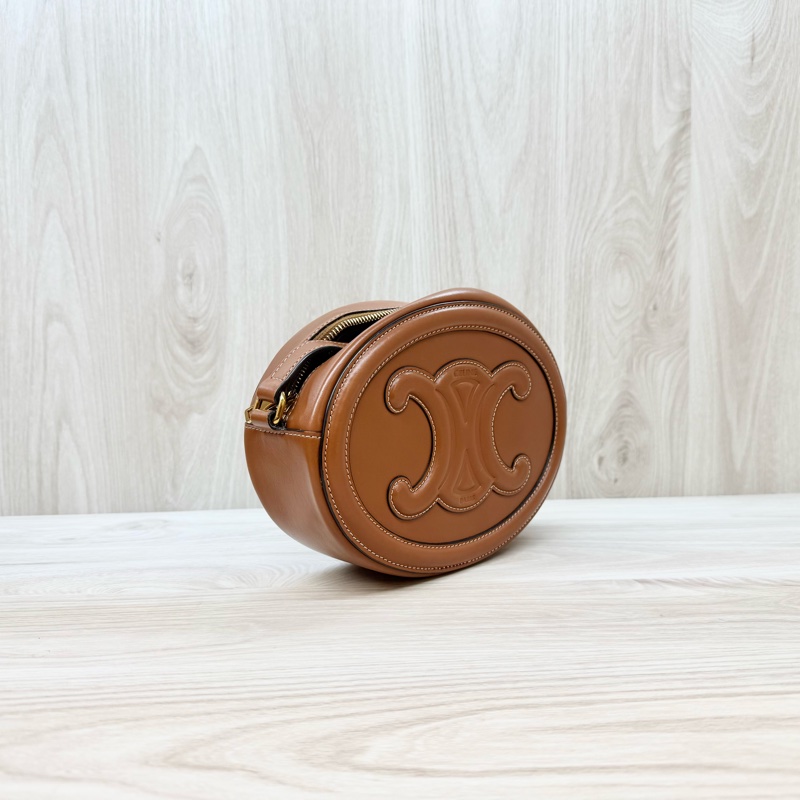 CELINE棕色牛皮TRIOMPHE橢圓側背包198603DXC-3