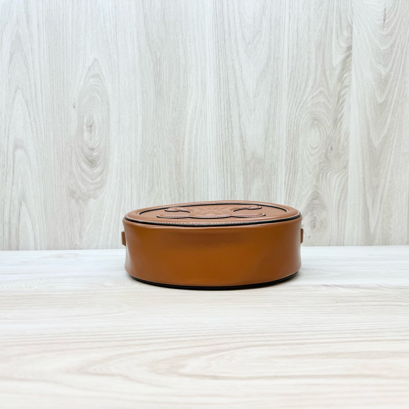 CELINE棕色牛皮TRIOMPHE橢圓側背包198603DXC-4