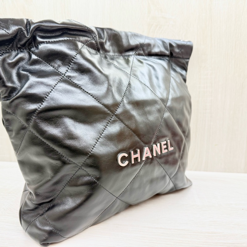 CHANEL黑色小牛皮銀鍊小號22包/AS3260-4