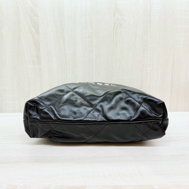 CHANEL黑色小牛皮銀鍊小號22包/AS3260-5