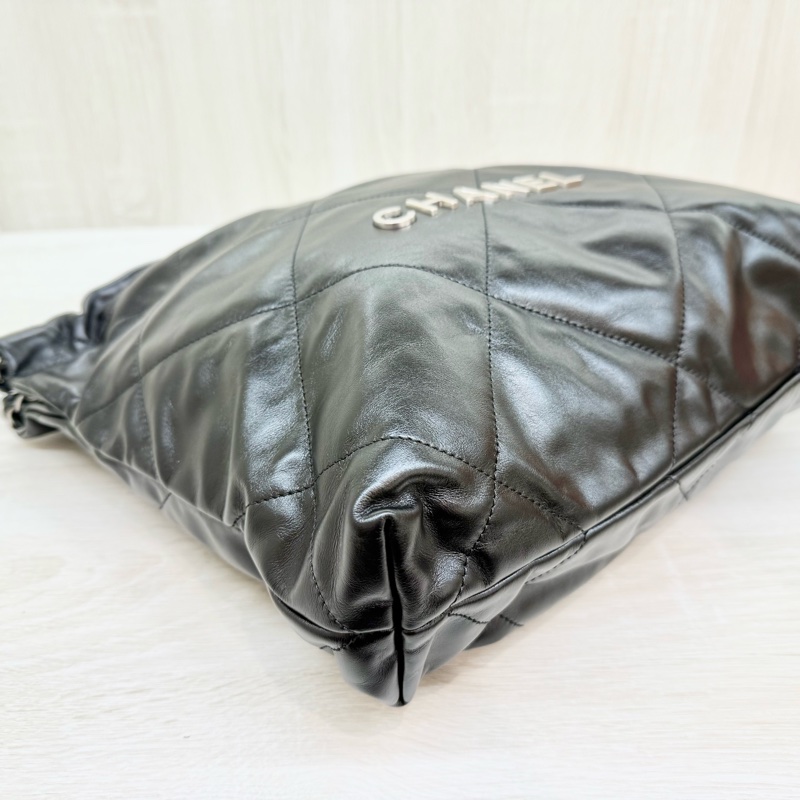 CHANEL黑色小牛皮銀鍊小號22包/AS3260-7