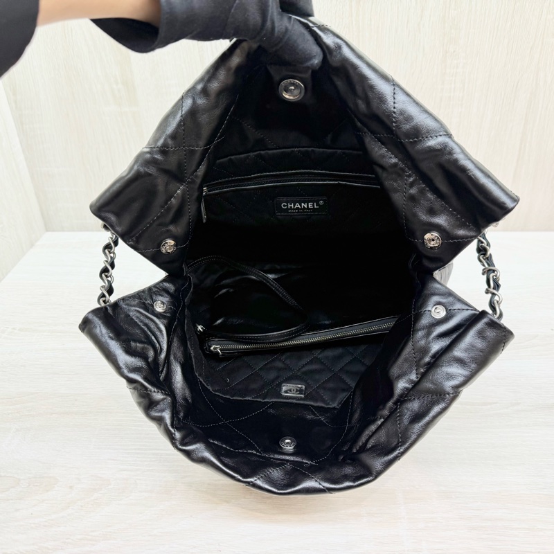 CHANEL黑色小牛皮銀鍊小號22包/AS3260-9