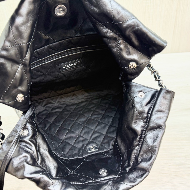 CHANEL黑色小牛皮銀鍊小號22包/AS3260-12