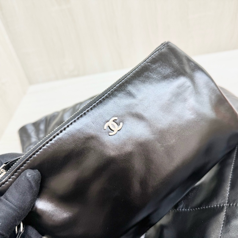 CHANEL黑色小牛皮銀鍊小號22包/AS3260-13