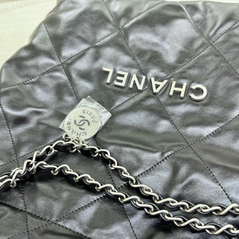 CHANEL黑色小牛皮銀鍊小號22包/AS3260-15