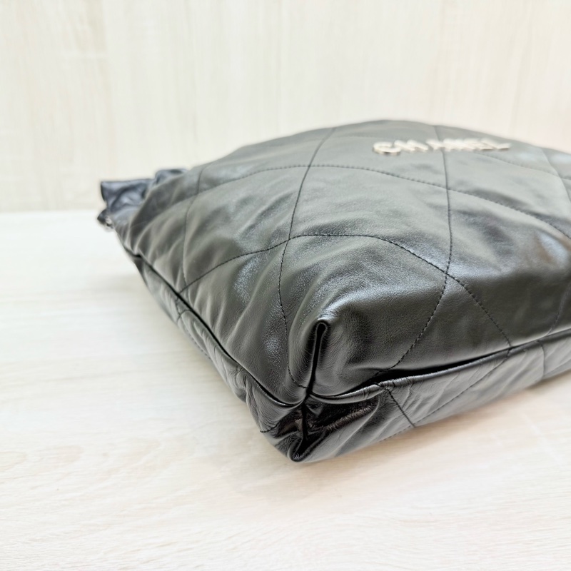 CHANEL黑色小牛皮銀鍊中號22包/AS3261-7