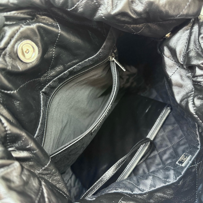 CHANEL黑色小牛皮銀鍊中號22包/AS3261-11