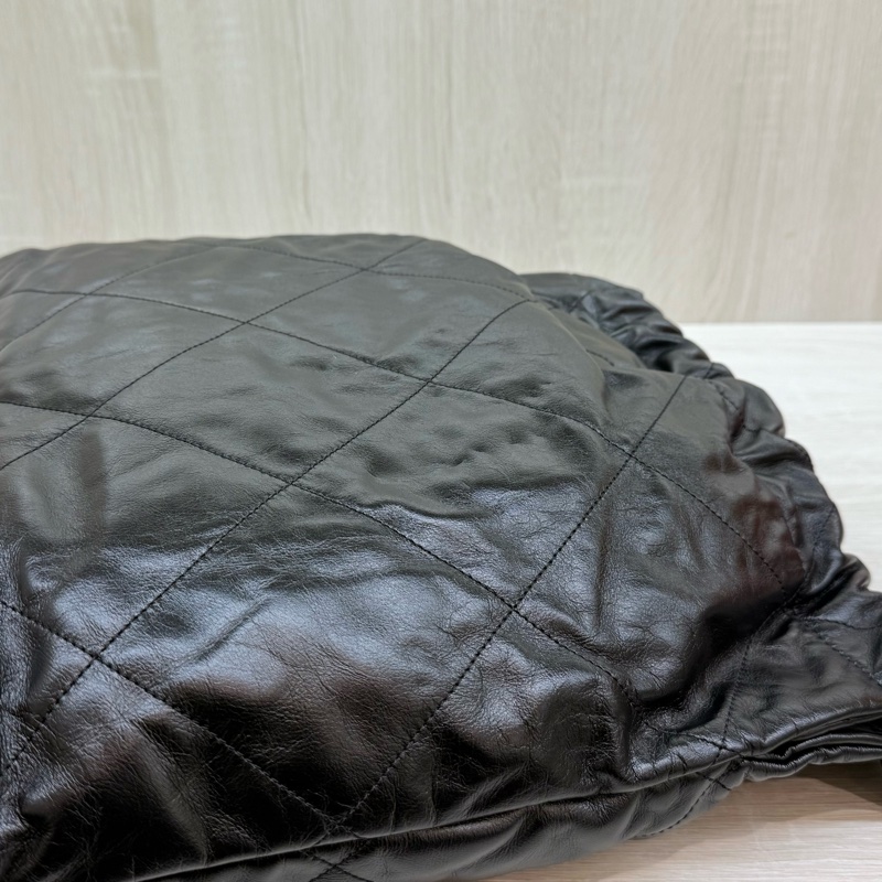 CHANEL黑色小牛皮銀鍊中號22包/AS3261-16