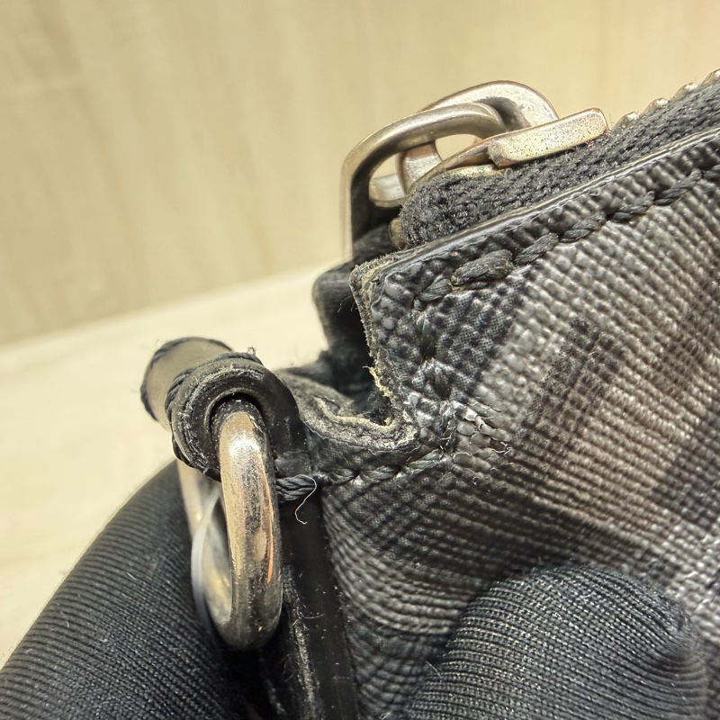 FENDI黑灰拼黃色一字拉鍊側背包7VA470ALKAF0R2A-18