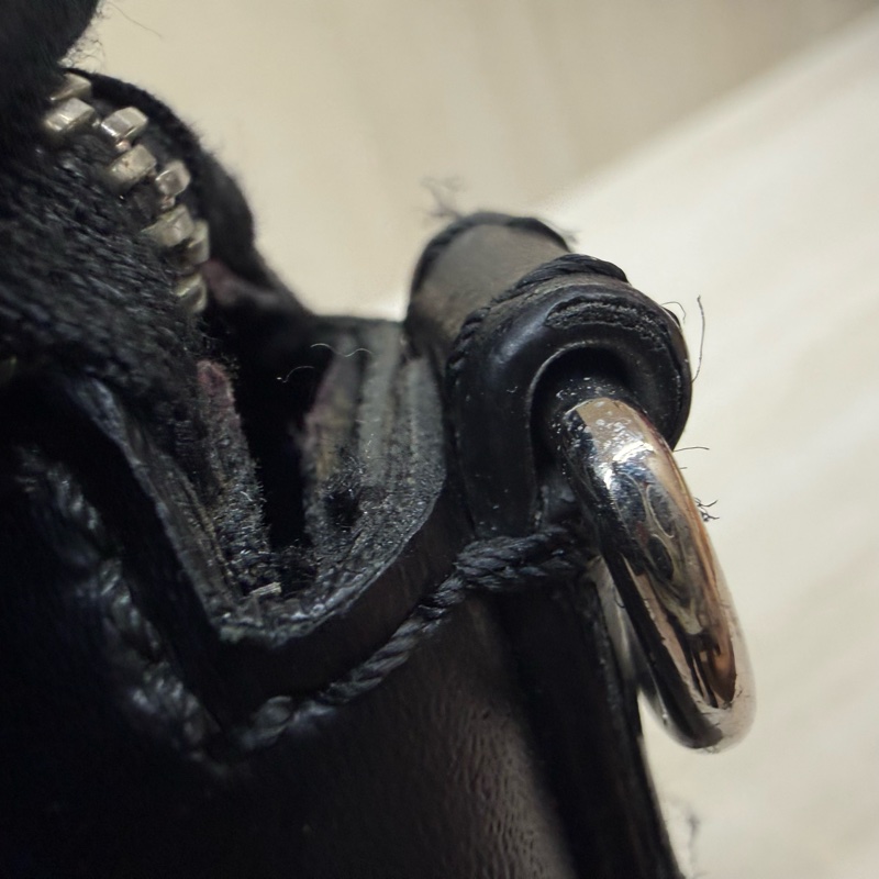 FENDI黑灰拼黃色一字拉鍊側背包7VA470ALKAF0R2A-19