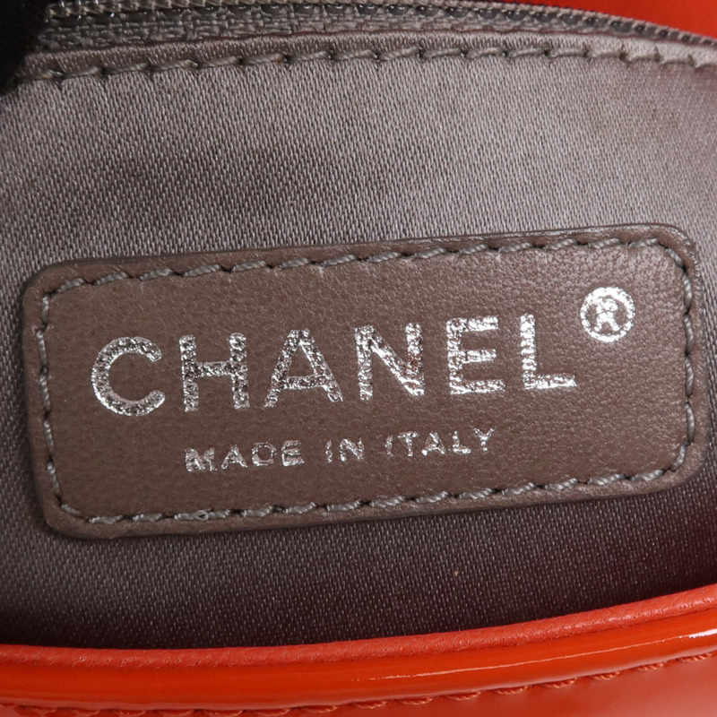 CHANEL 漆皮皮革Chain Shoulder Bag銀扣肩背袋-16