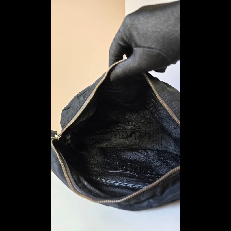 【LA LUNE】絕版古董包 稀有Prada黑色降落傘側背包 單肩包 斜背包 中古二手-5