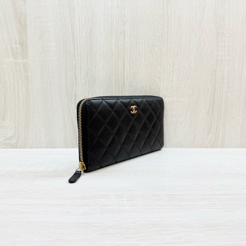 CHANEL黑金荔枝牛皮8卡ㄇ拉長夾 A50097-3