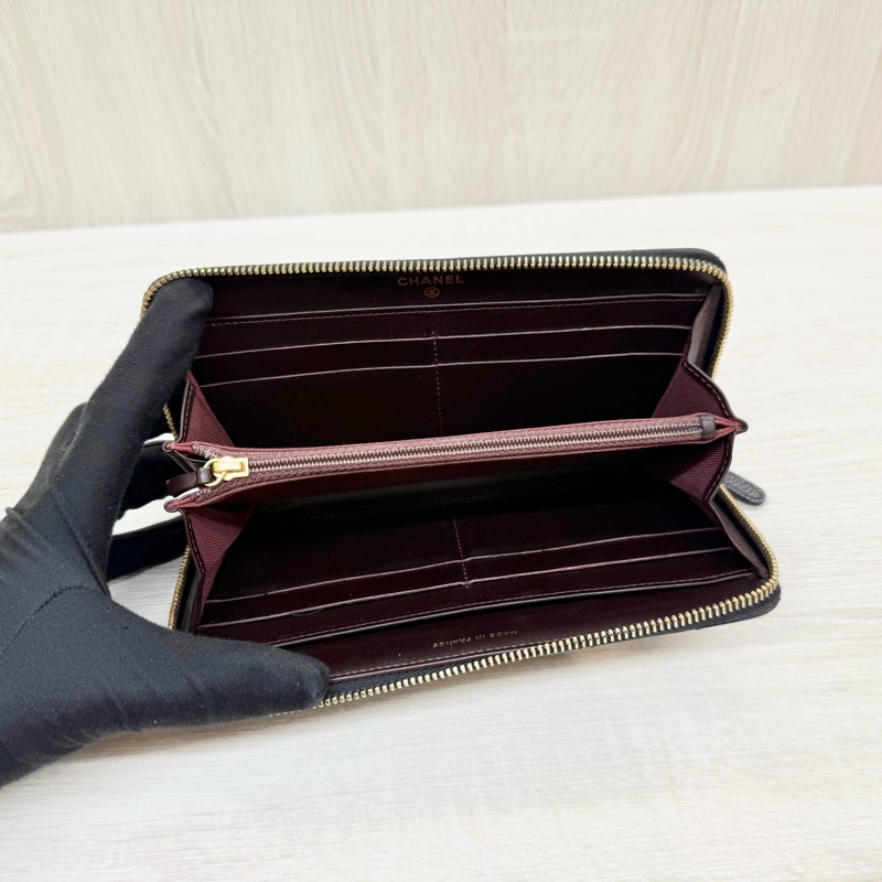 CHANEL黑金荔枝牛皮8卡ㄇ拉長夾 A50097-7