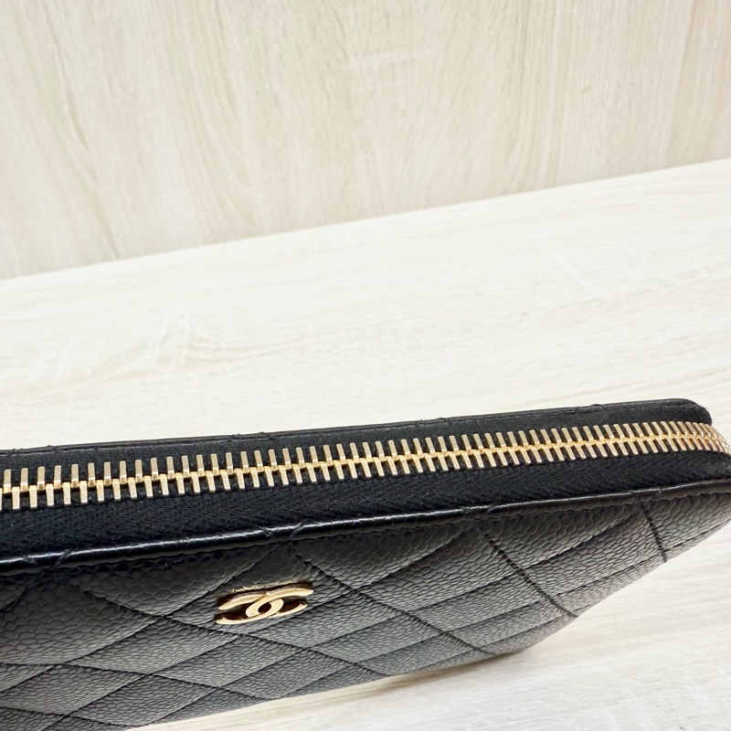 CHANEL黑金荔枝牛皮8卡ㄇ拉長夾 A50097-12