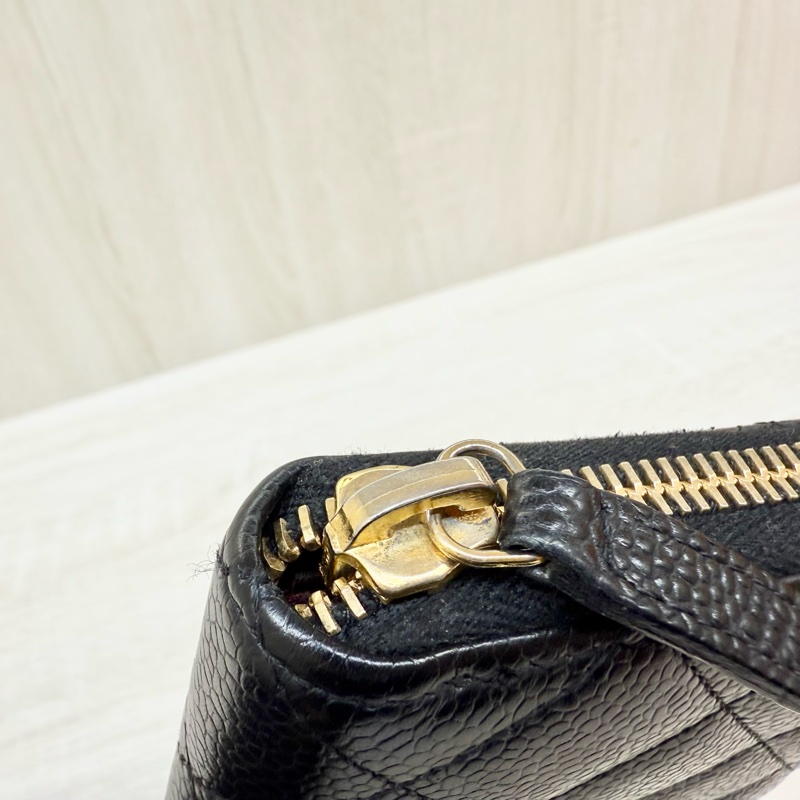 CHANEL黑金荔枝牛皮8卡ㄇ拉長夾 A50097-13