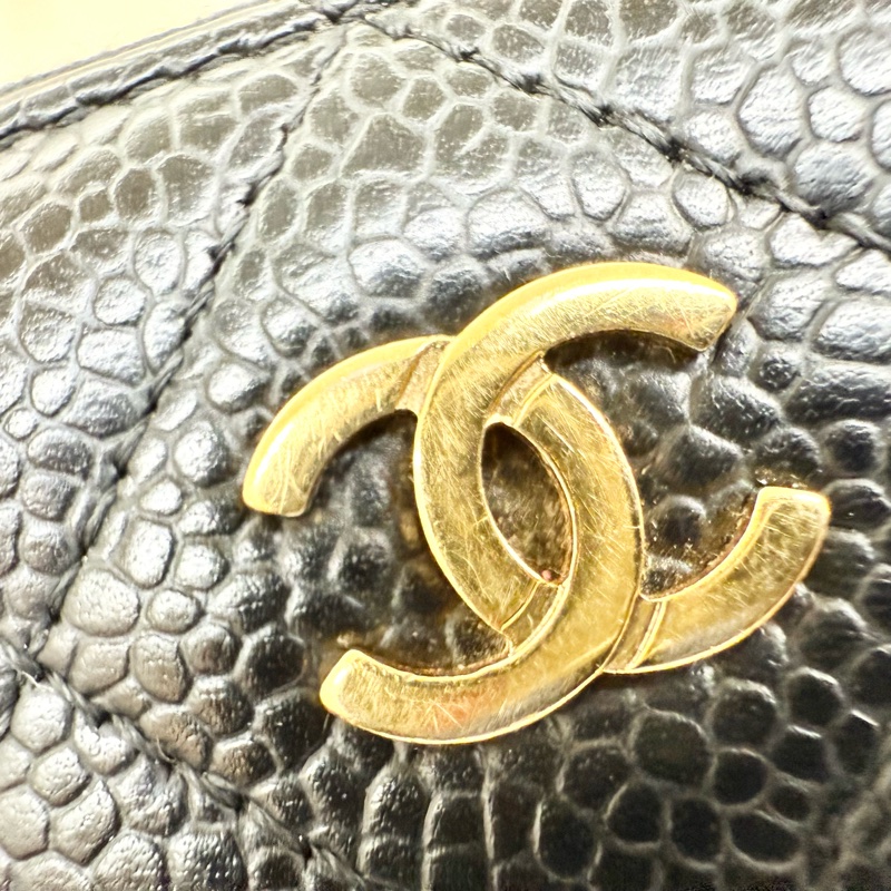 CHANEL黑金荔枝牛皮8卡ㄇ拉長夾 A50097-14