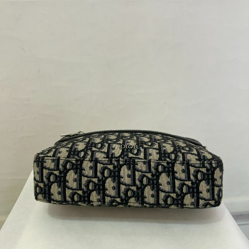 DIOR緹花布拉鍊相機斜背包-4