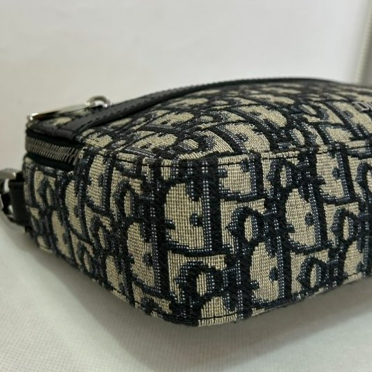 DIOR緹花布拉鍊相機斜背包-6