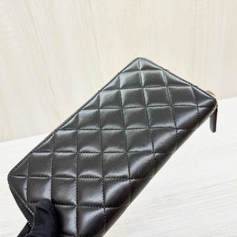 CHANEL黑色小羊皮ㄇ拉長夾A50097-10