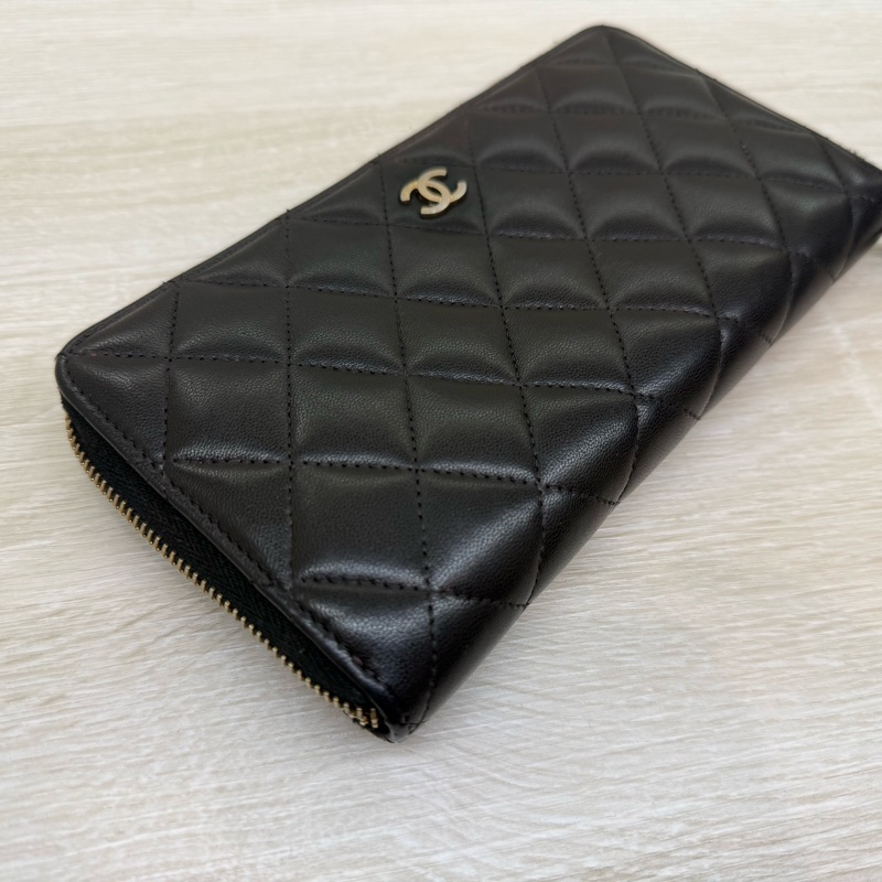 CHANEL黑色小羊皮ㄇ拉長夾A50097-17