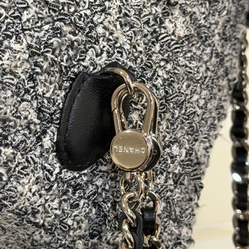 #絕版毛呢 #近新閒置 #全配 香奈兒24p毛呢小書包 3️⃣種背法超實用🍂秋冬必備-12