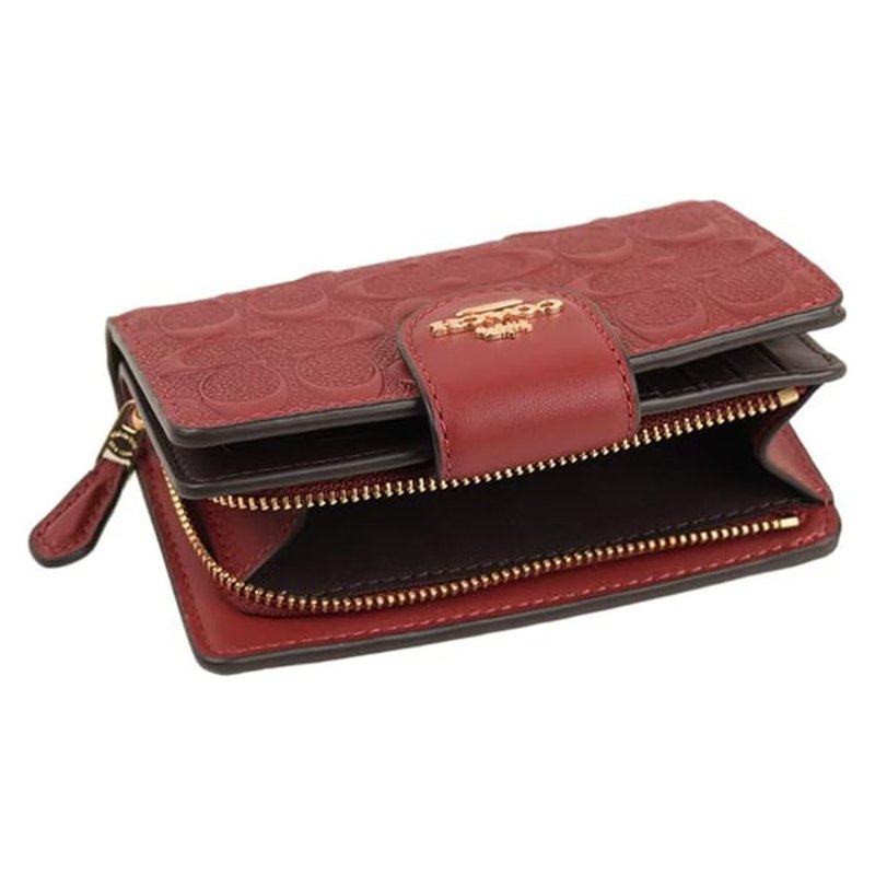 【COACH】浮雕LOGO皮革中夾-櫻桃紅-1