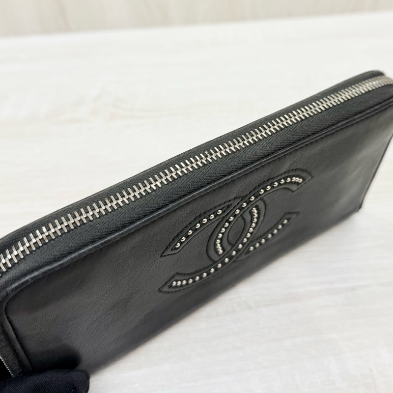CHANEL皮夾黑色羊皮雙C鉚釘拉鍊長夾/A80336-12