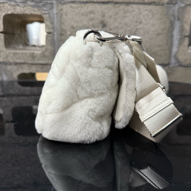 Prada普拉達 三合一郵差包 尺寸約22×11×14-3