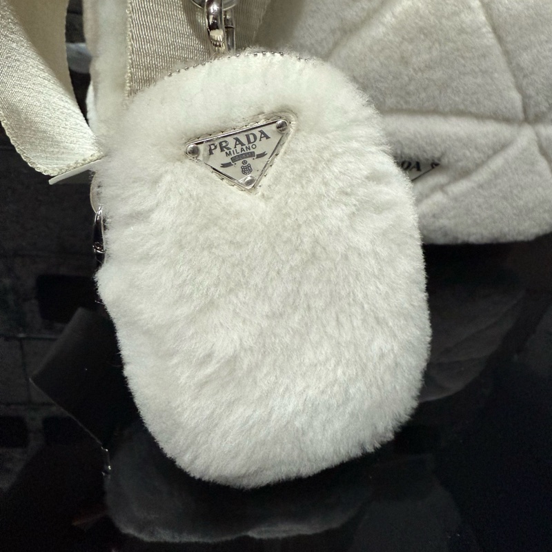 Prada普拉達 三合一郵差包 尺寸約22×11×14-5