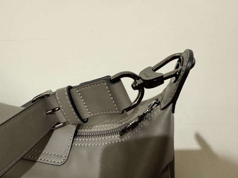 LONGCHAMP HOBO 斑鳩灰（二手） 114/10/12 購入-1