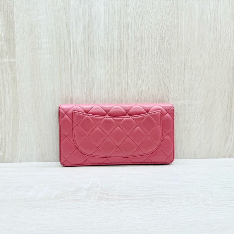 CHANEL粉色羊皮銀扣菱格對開長夾/A31509-1