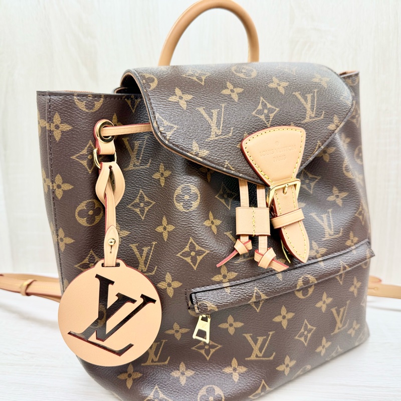 LV原花磁釦束口抽繩簍空吊牌後背包M45501-15