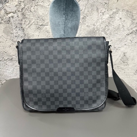 Louis Vuitton lv 棋盤格單肩斜掛包 尺寸約33x28