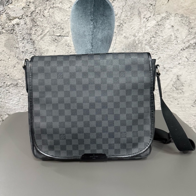 Louis Vuitton lv 棋盤格單肩斜掛包 尺寸約33x28-0