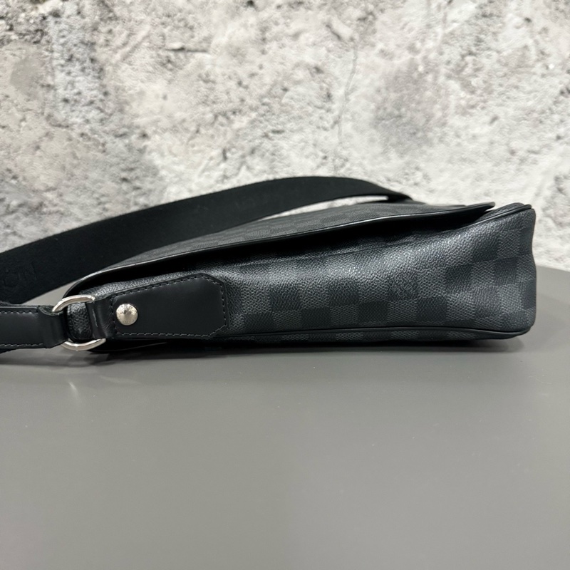 Louis Vuitton lv 棋盤格單肩斜掛包 尺寸約33x28-2