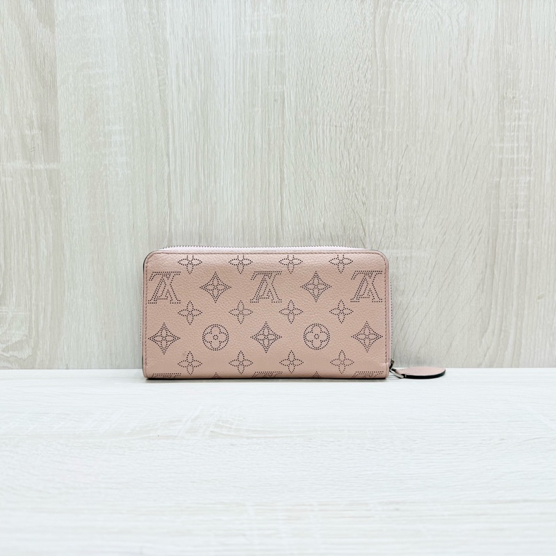 LV粉色牛皮洞洞Mahina Zippy拉鍊長夾/M61868-1